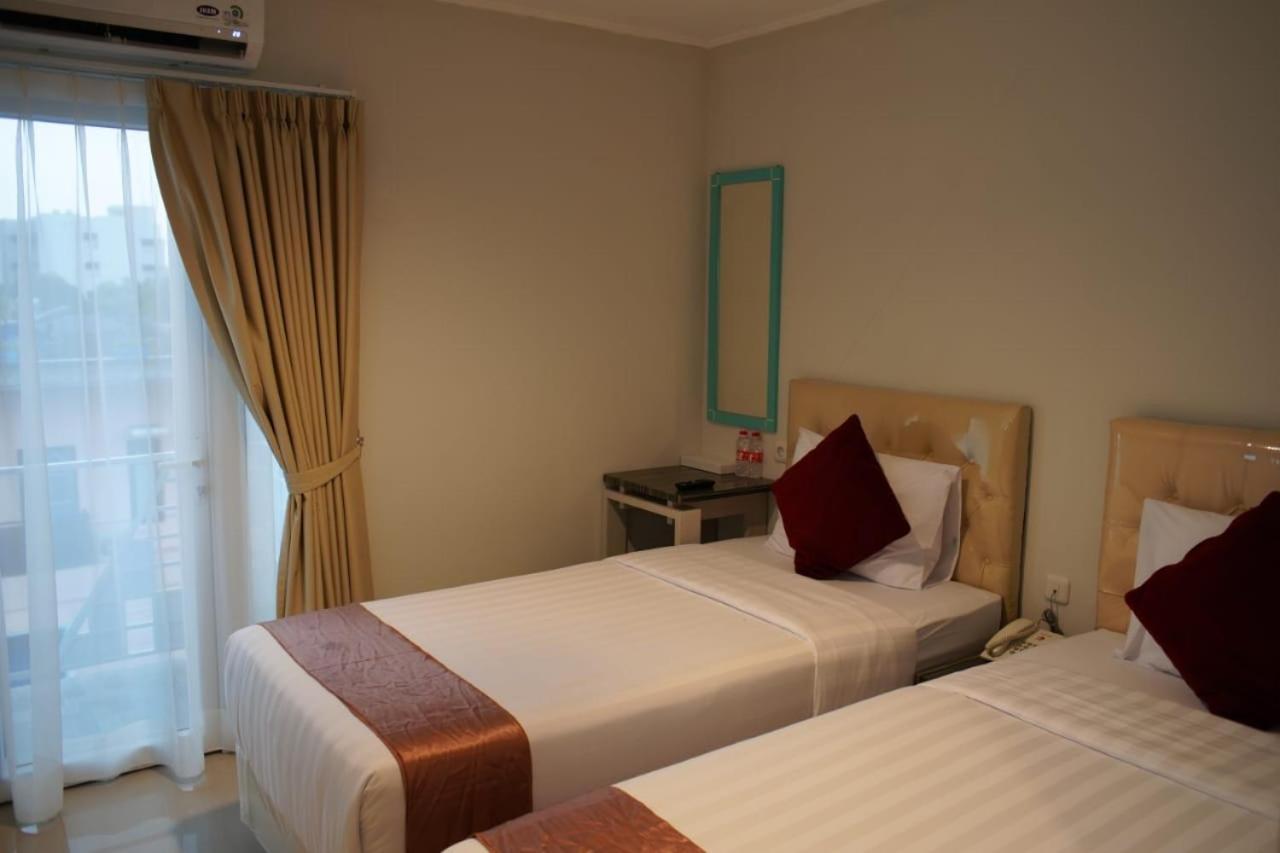 Aruuman Hotel Simpanglima Semarang Exterior foto